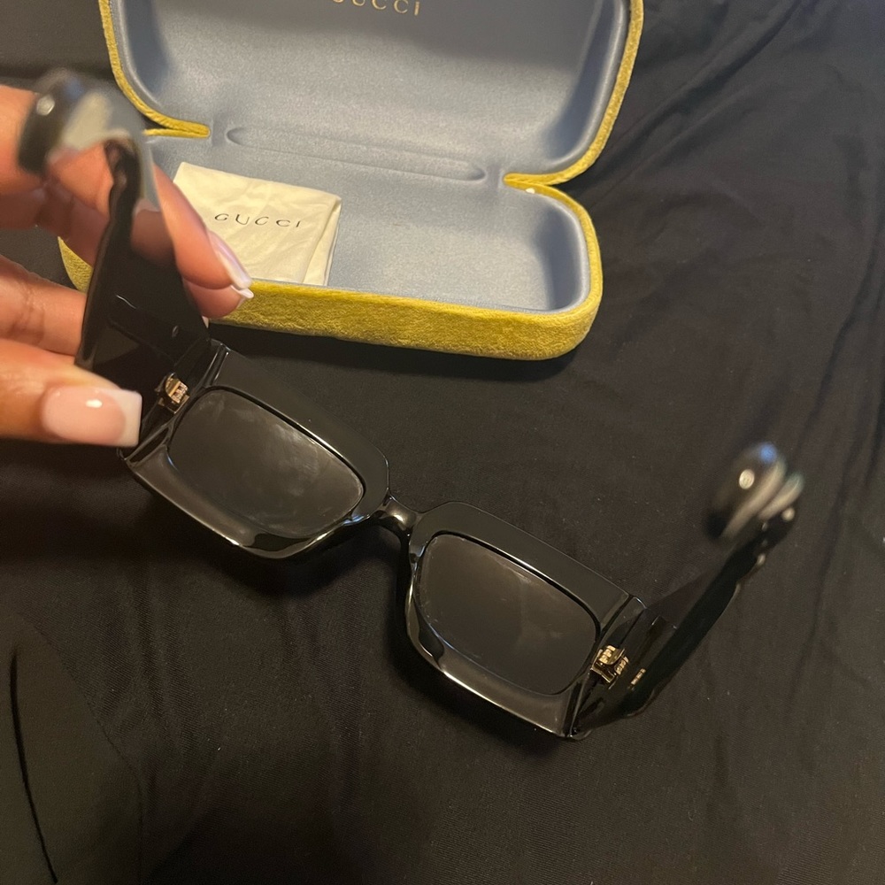 Gg0811s Gucci Rectangular Sunglasses - image 3